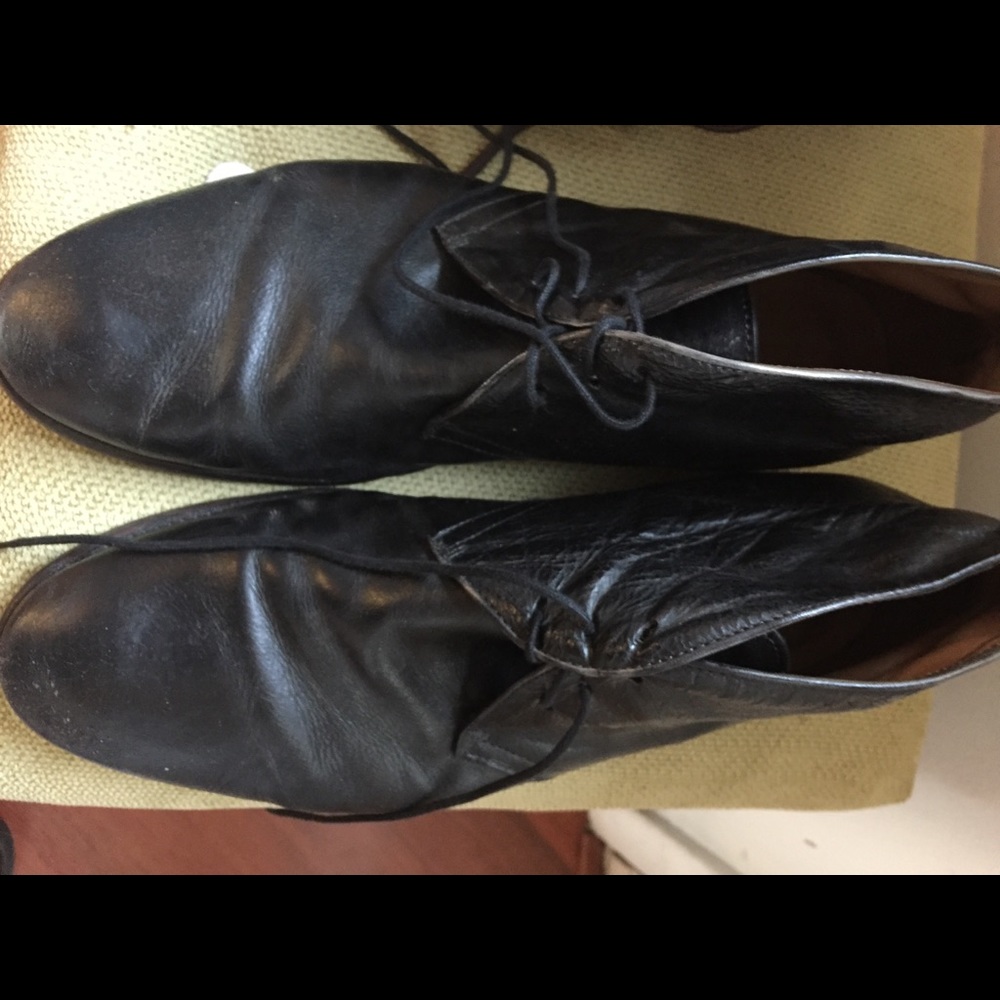 Italian black men’s leather dress shoes.